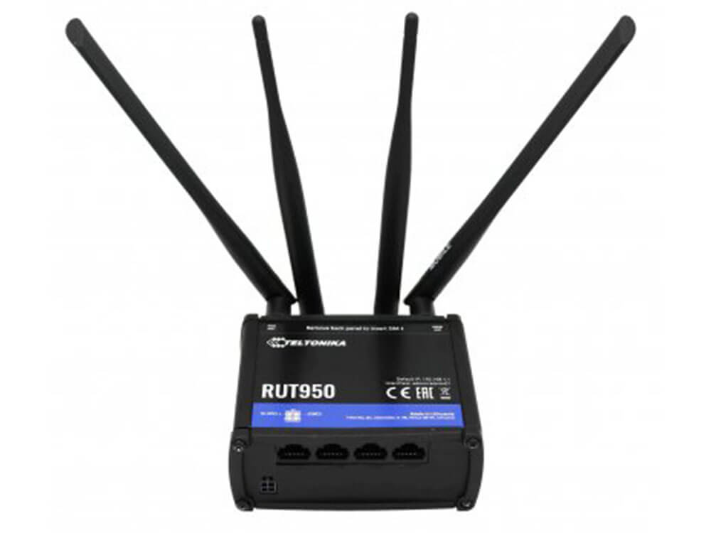 RUT950 front view